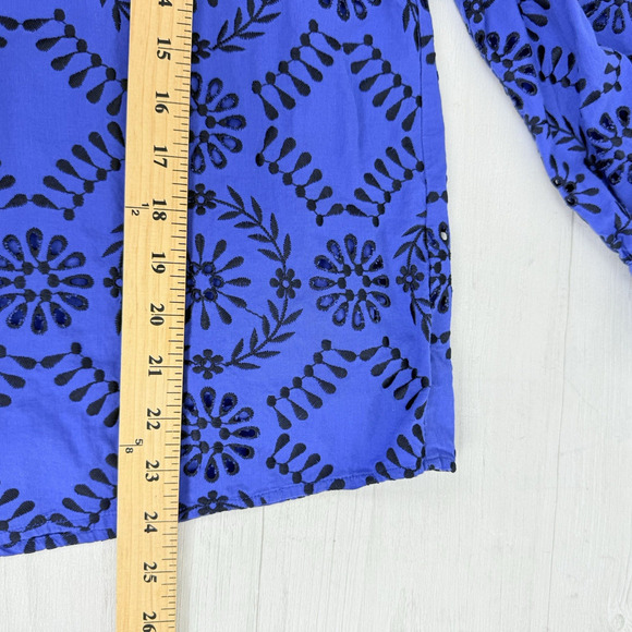 Ann Taylor Eyelet Top Blouse Size Medium Floral Blue Popover Long Sleeve Preppy - Picture 13 of 15